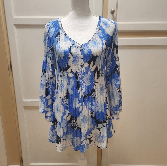 Floral and Ivy Tops Floral And Ivy Womens Floral Lightweight Tunic